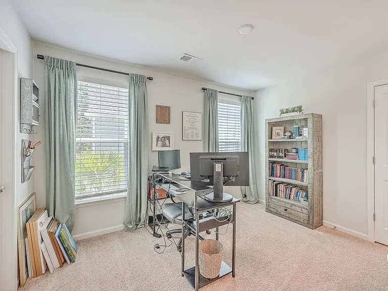 2147 Kemmerlin St — Photo 10