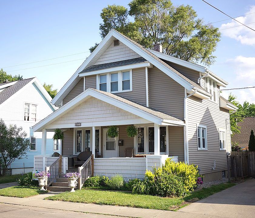 A bright and cozy Cape Cod