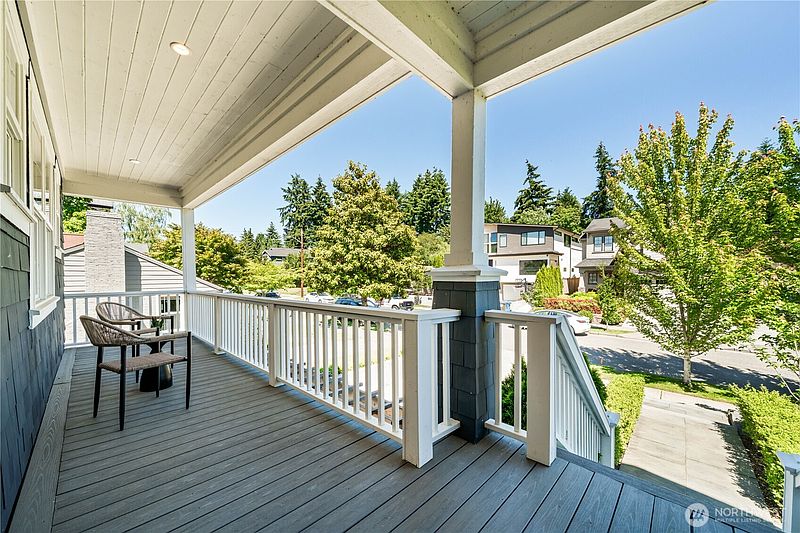 4th image of 5027 48th Avenue NE