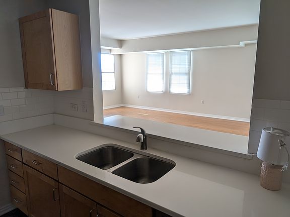 5th image of 300 W 11th Ave Unit 8E