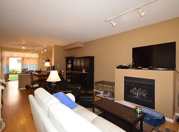 3rd image of 716 W Evergreen Ave #A