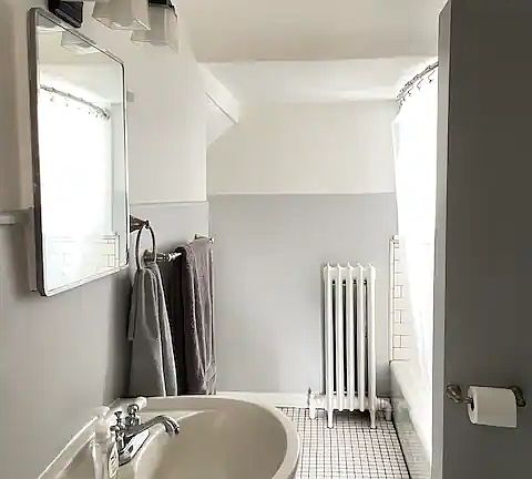 3rd image of 206 32nd St W #206
