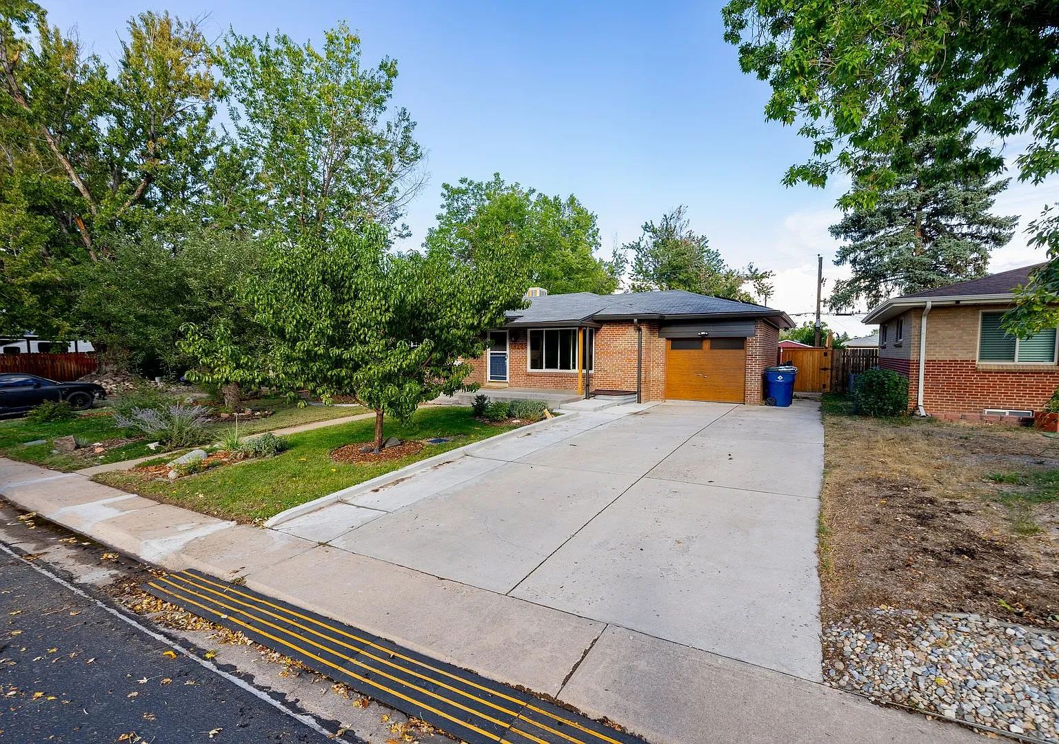 Spacious 4-Bedroom Home with Updated Kitchen, Finished Lower Level & Huge Backyard — Photo 3