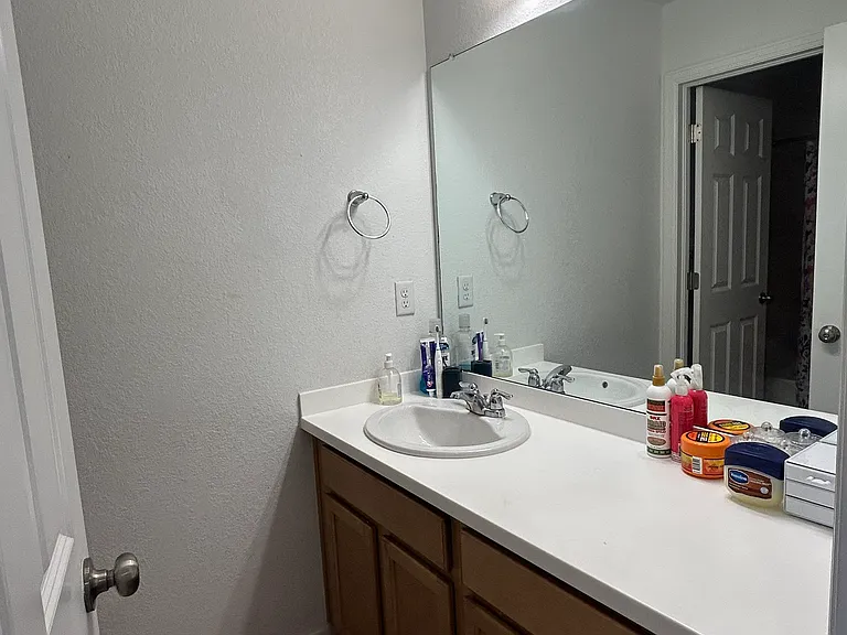 846 White Crow St — Photo 9