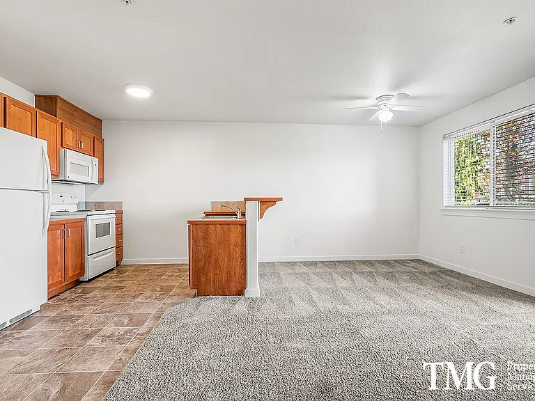 1017 SE 12th Ave — Photo 100
