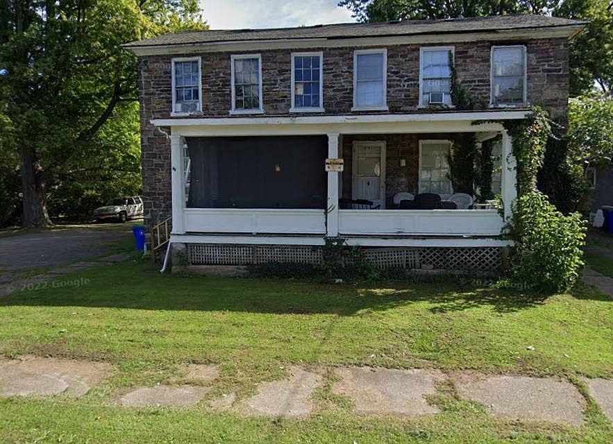 1st image of 27 N Clinton St #B