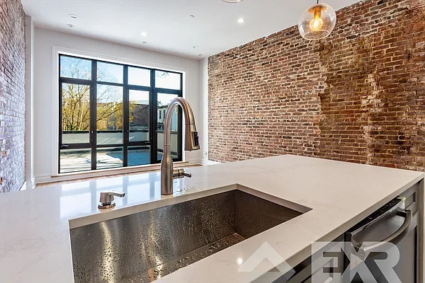 Rented by EXR | media 1