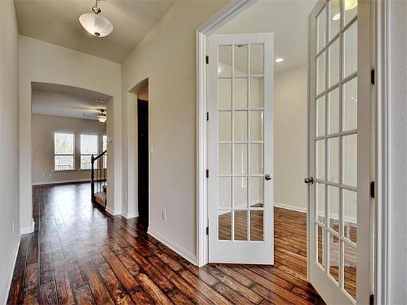 5th image of 2225 Legend Hill Dr