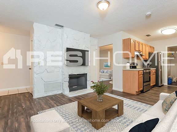 5th image of 703 Valley Hill Dr