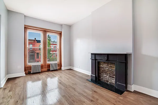 Rented by Compass | media 13