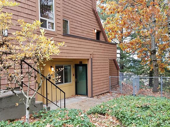 Entry patio