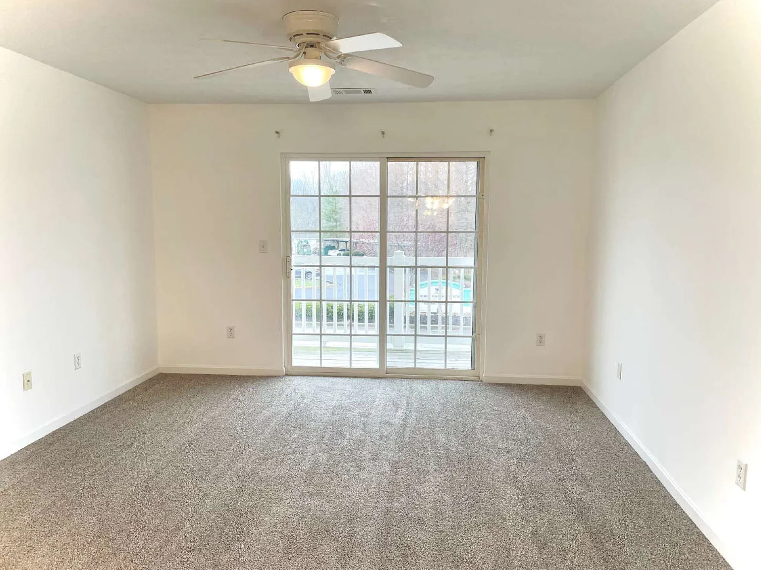 2 bed, 2.0 bath, 904 sqft, $1,250 — Photo 4