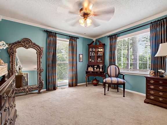4th image of 2229 Timberlane Dr