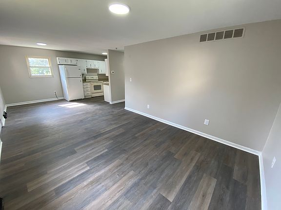 3rd image of 919 6th Ave APT 3
