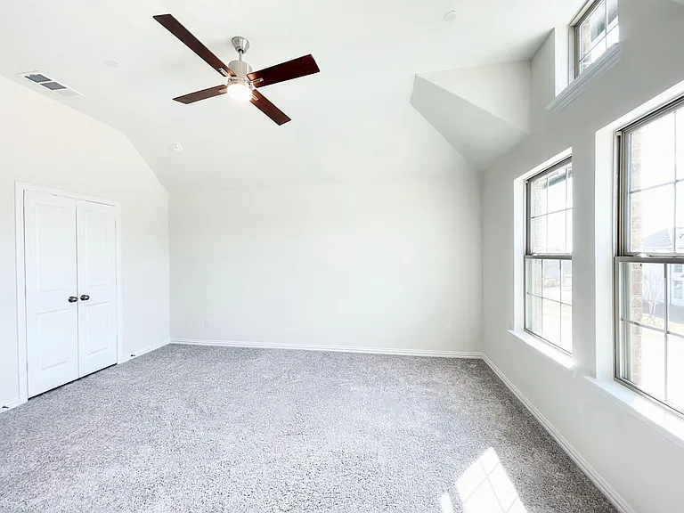 1028 Emil Pl — Photo 12