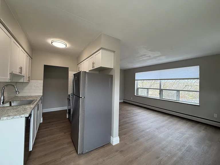 105 Water St — Photo 6