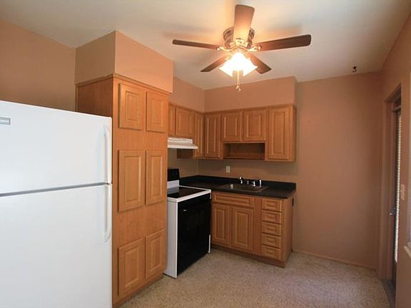 2nd image of 821 73rd Ave N