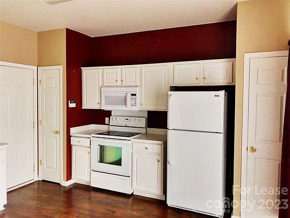 3rd image of 2021 Chinabrook Ct