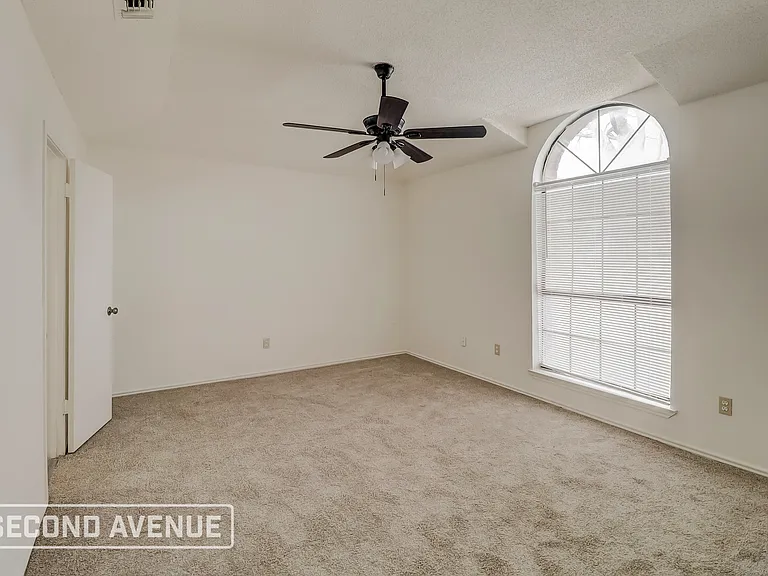 8802 Briarwood Dr — Photo 11