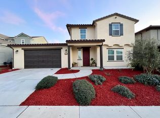 1081 Cabrillo Dr, Hollister, CA 95023