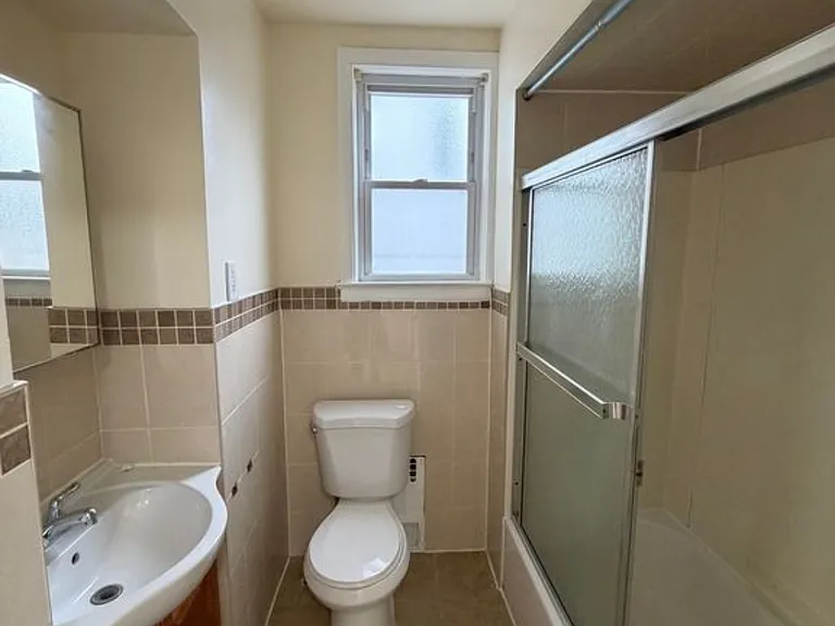 320 Westfield Ave #BASEMENT — Photo 3