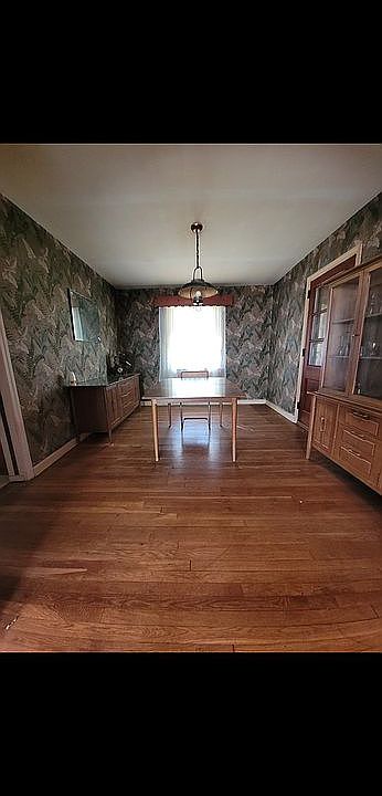 2nd image of 747 3rd St