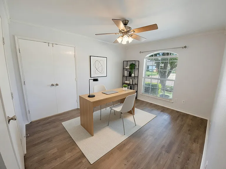 501 Denise St — Photo 3