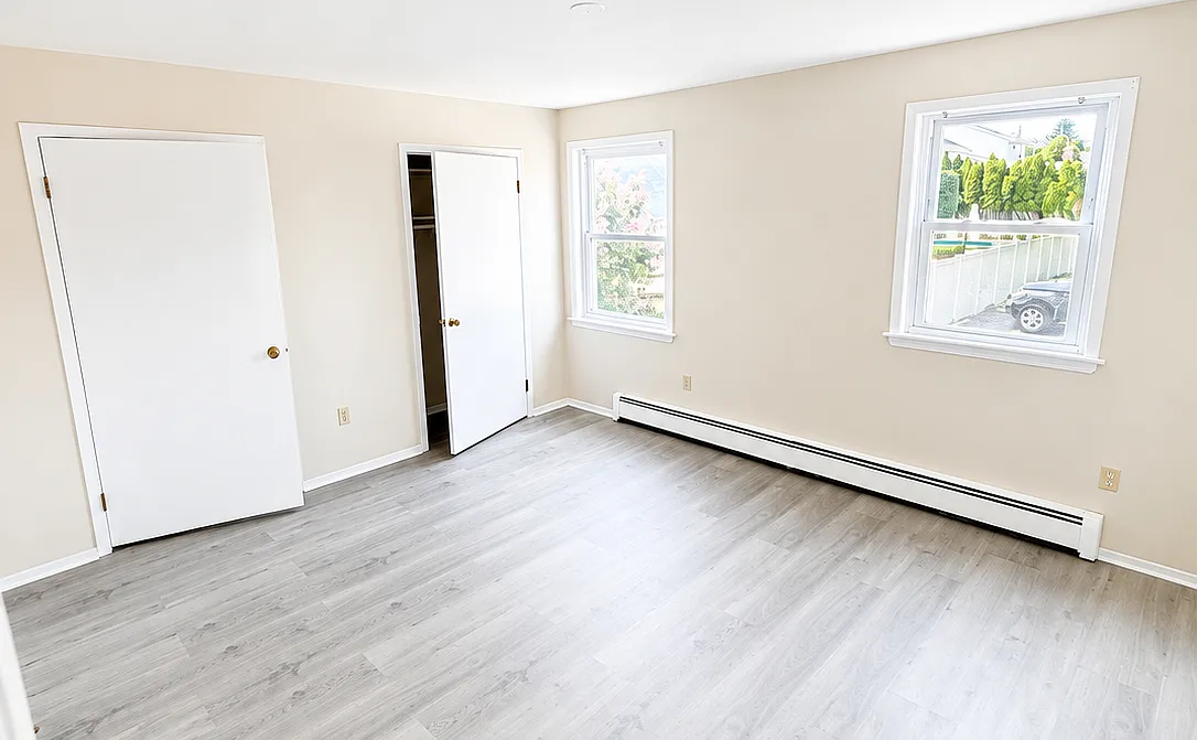 2 bed, 1200 sqft, $2,400 — Photo 3