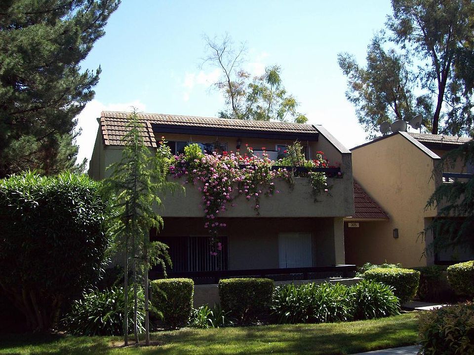 1st image of 305 Tradewinds Dr APT 2