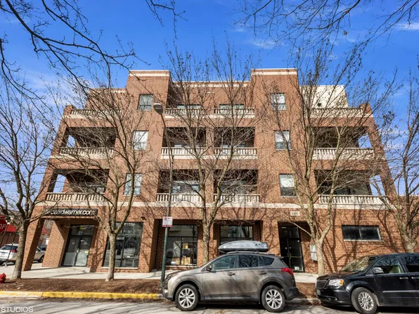 1952 W Cuyler Ave APT 402, Chicago, IL 60613