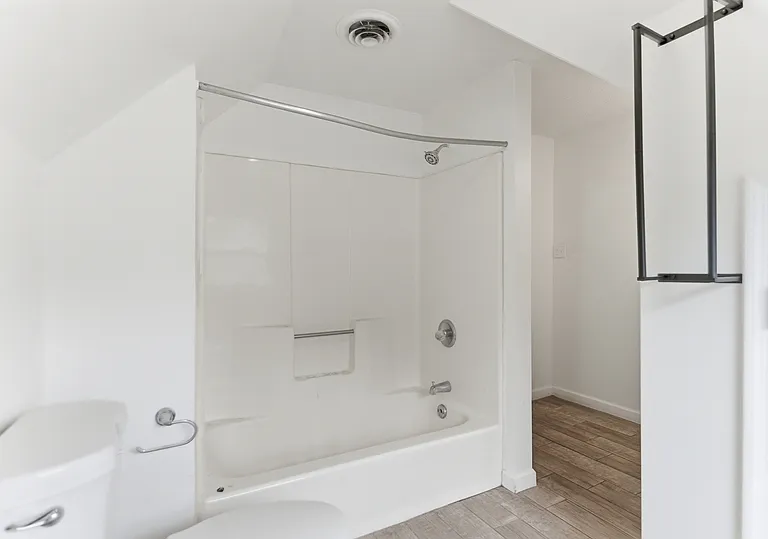 306 E Burwell Ave #C — Photo 8