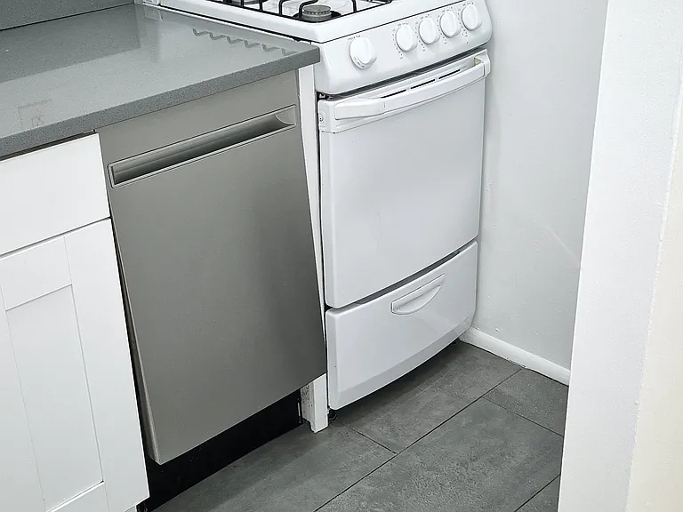 229 E 29th St #5K — Photo 7