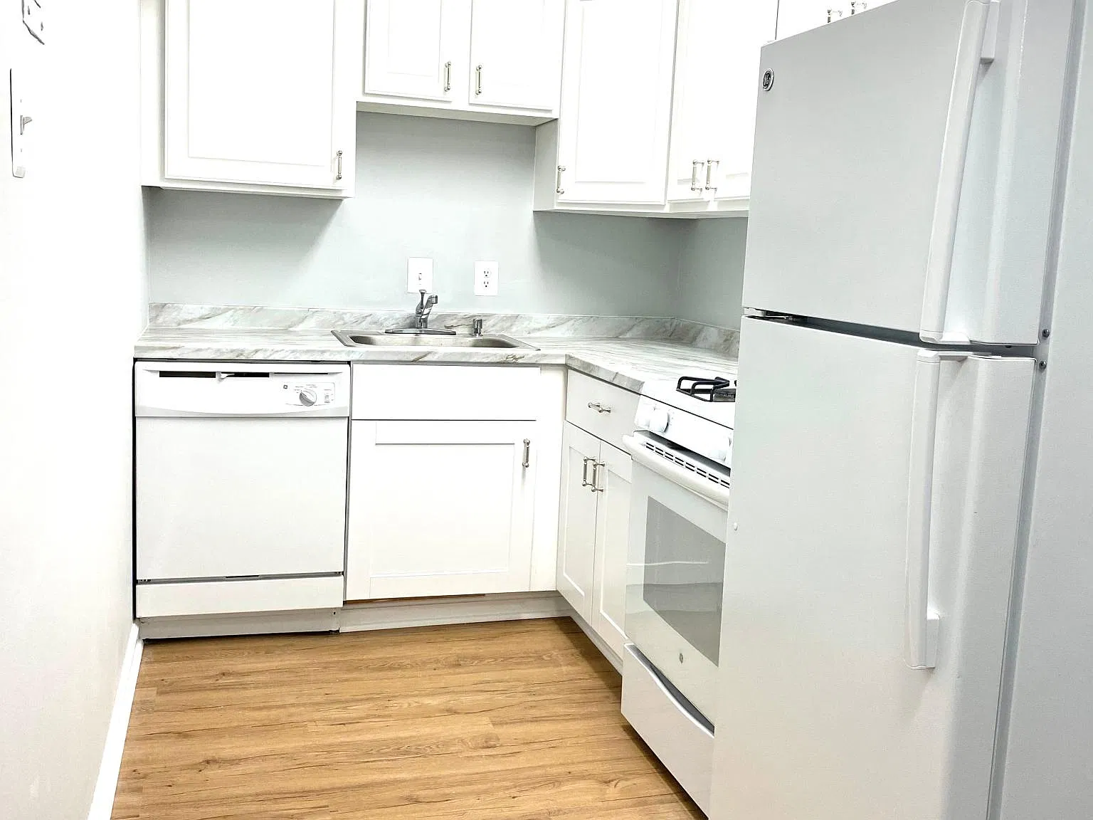 7400 Lakeview Dr — Photo 4