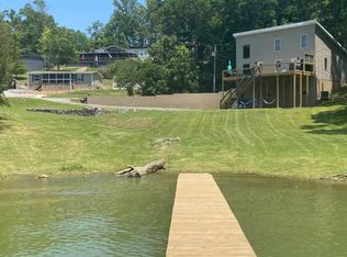 1448 Dover Ln, Dandridge, TN 37725