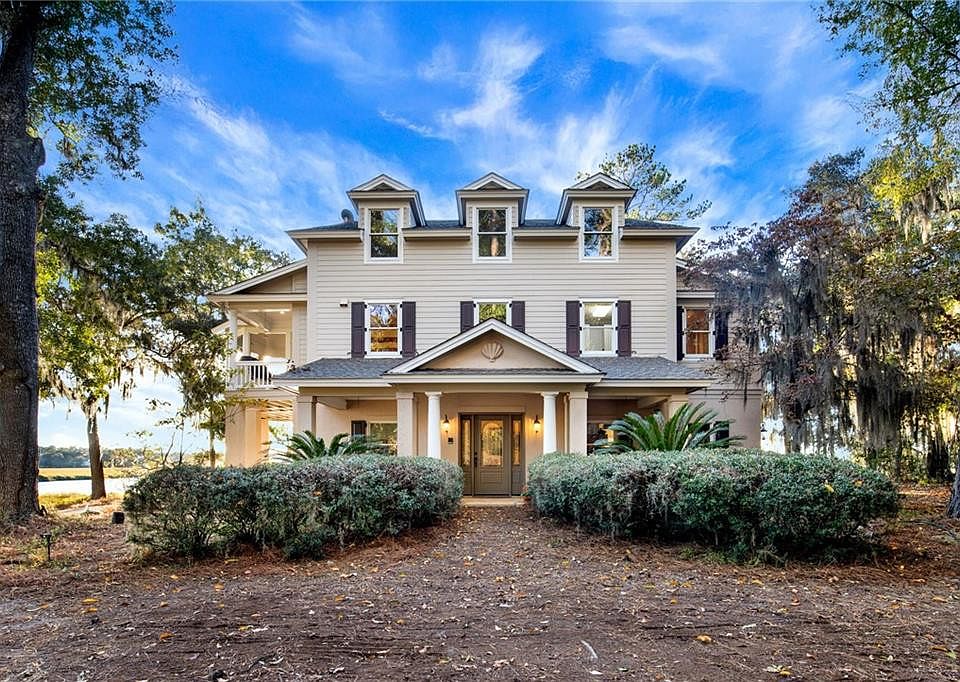 1st image of 1052 Egret Ln NE