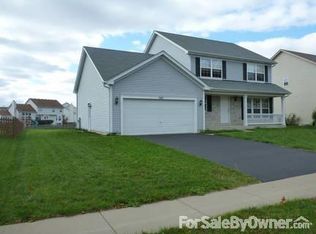 560 Rivers Edge Dr, Minooka, IL 60447