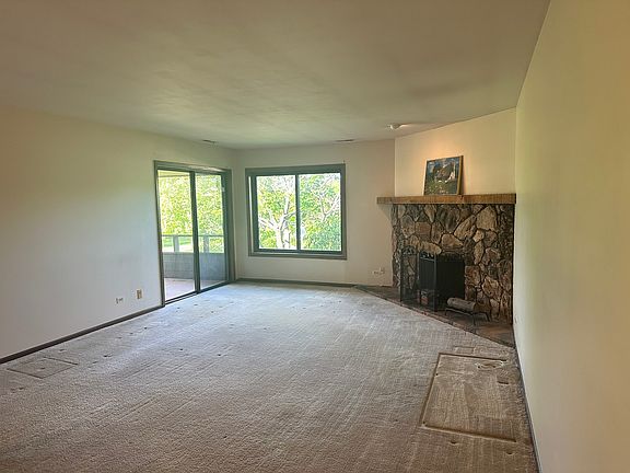 4th image of 1365 N Sterling Ave #D215