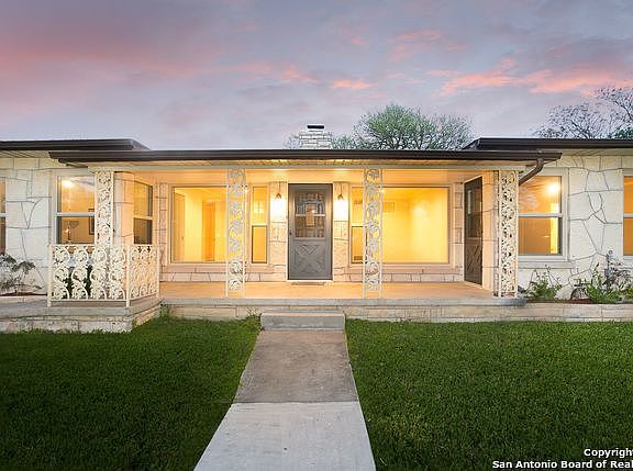 4th image of 2403 Blossom Dr
