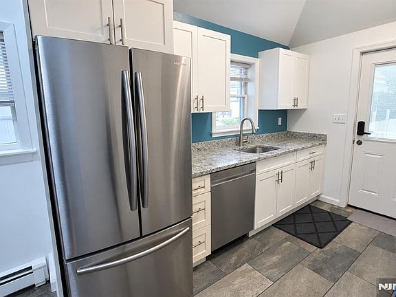 4th image of 138 Homestead Place