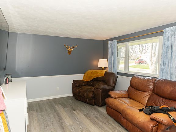 5th image of 267 S Cedar Dr