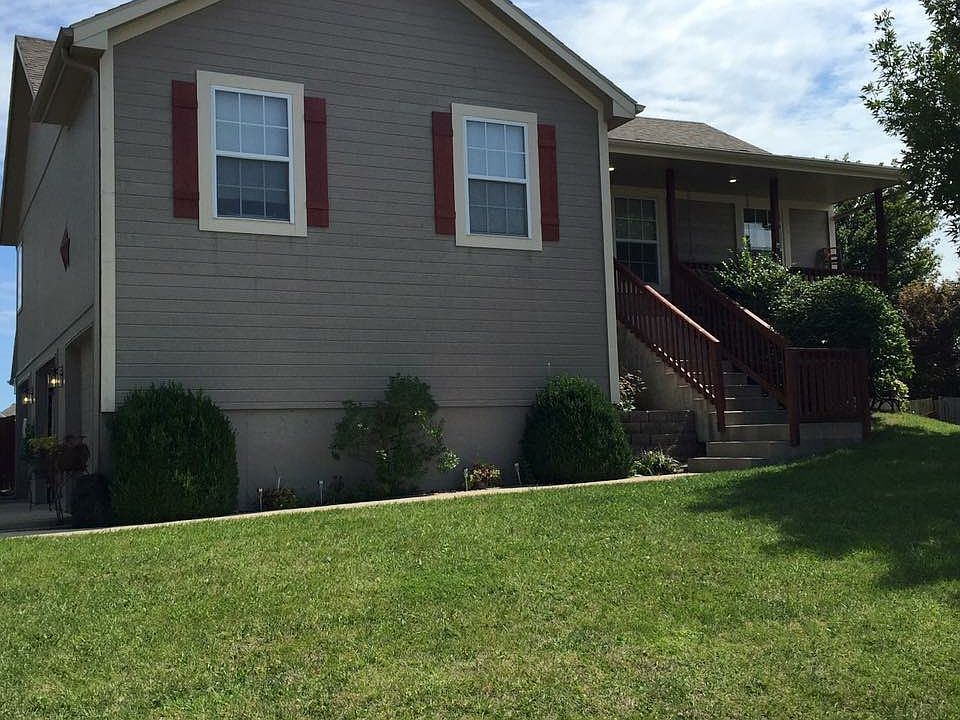 1st image of 2240 NE Summerfield Dr