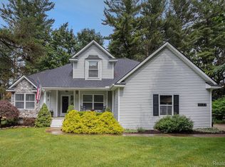 11177 Whispering Ridge Trl, Fenton, MI 48430