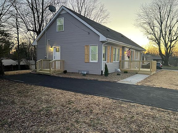 3rd image of 646 Oak St