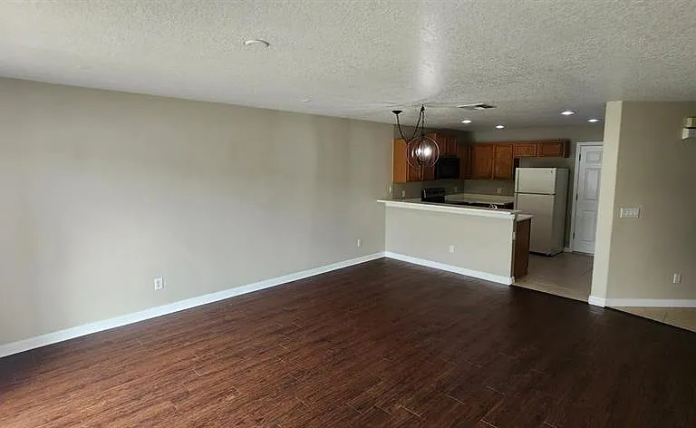 536 Cresting Oak Cir #10 — Photo 5
