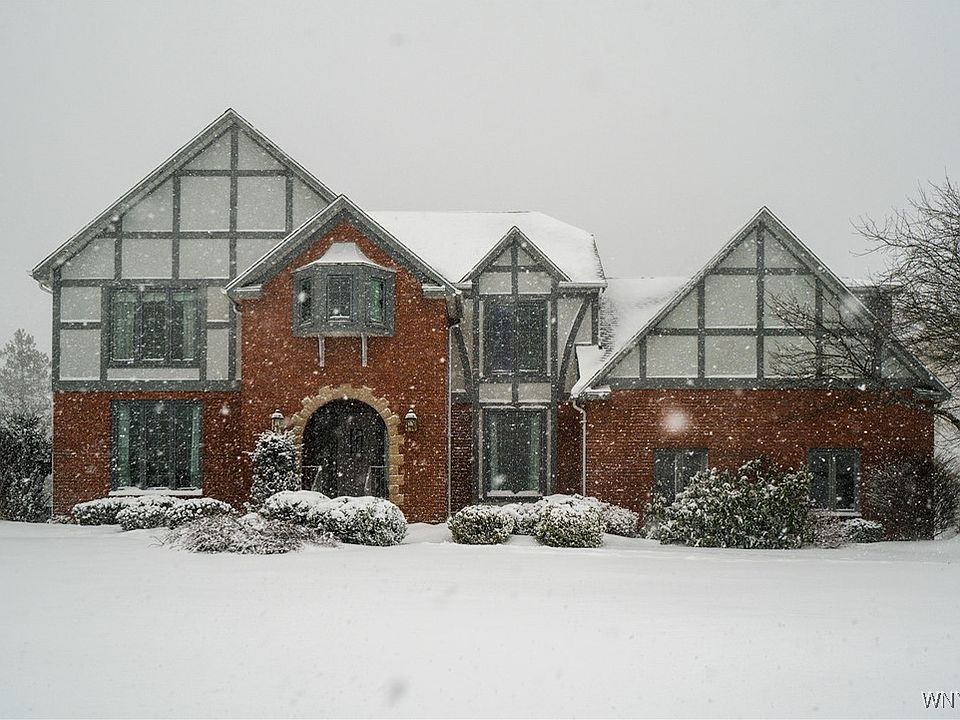 1st image of 25 Fox Chapel Dr