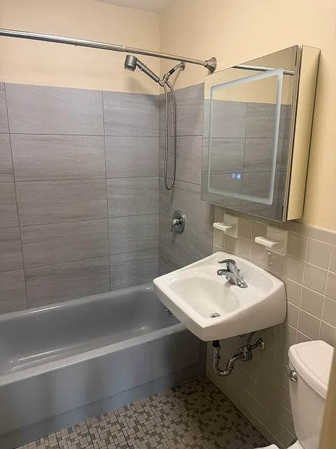 2 bed, $1,600 — Photo 4