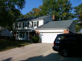 11102 Gainsborough Rd, Potomac, MD 20854