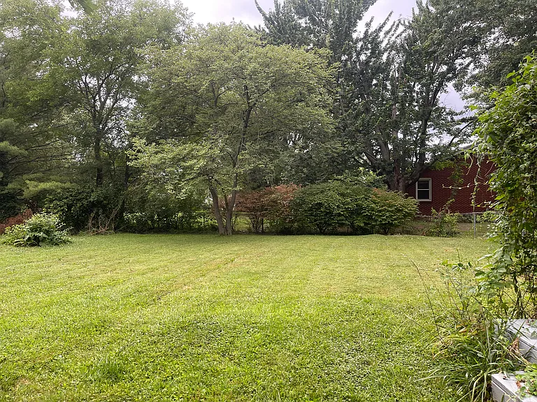 1403 E Main St — Photo 7
