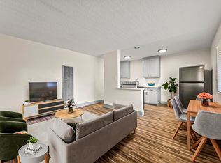 14233 Sylvan St #10, Van Nuys, CA 91401