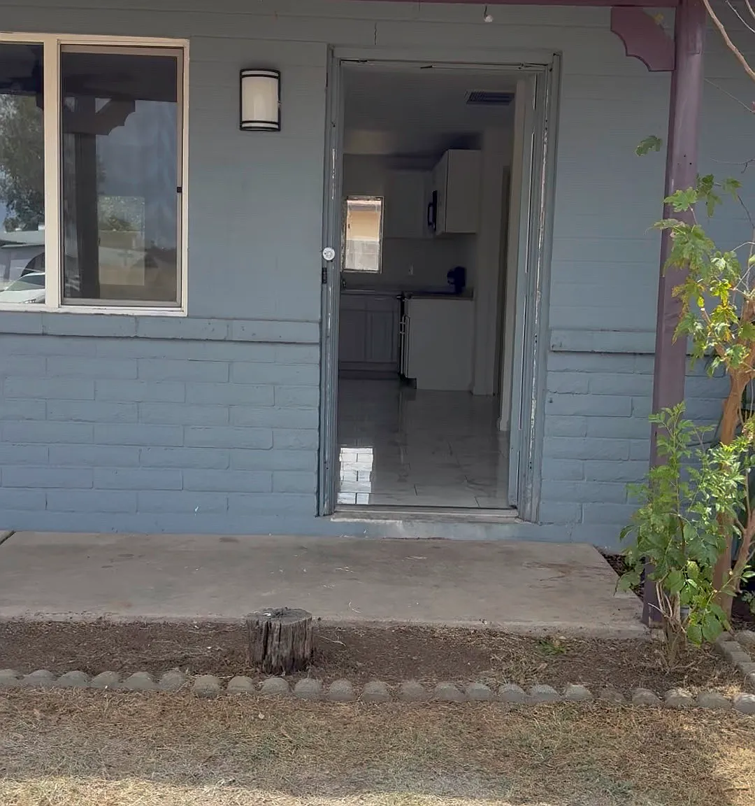 3 bed, 1216 sqft, $2,000 — Photo 1